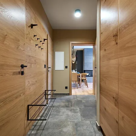アパート Hill - 73 By Aa Homes