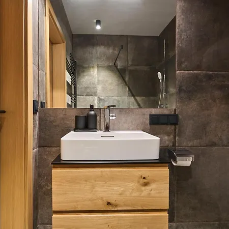 Hill - 73 By Aa Homes Apartment *