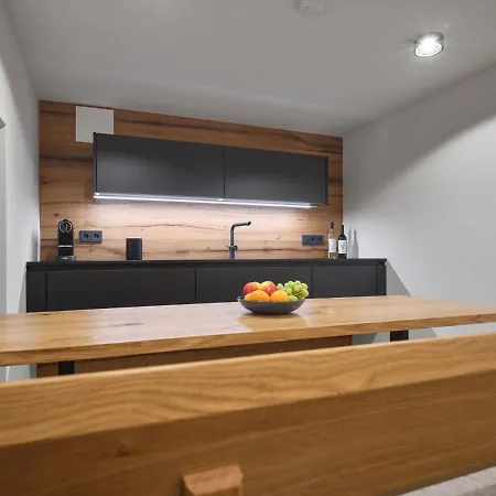 Hill - 73 By Aa Homes Apartment