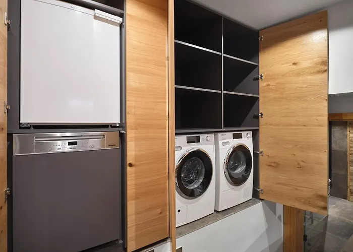 Hill - 73 By Aa Homes *