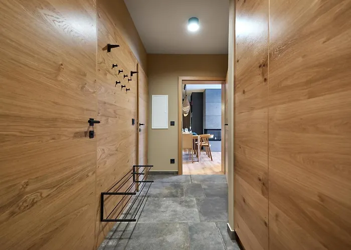 Apartment Hill - 73 By Aa Homes